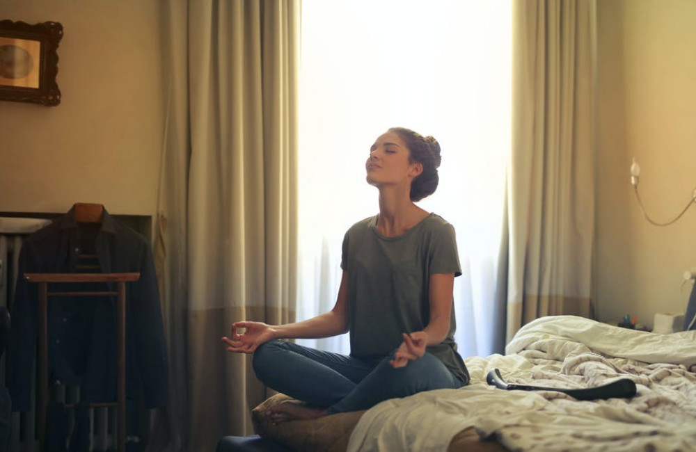 Hoe draagt meditatie bij aan een gelukkiger en gezonder leven